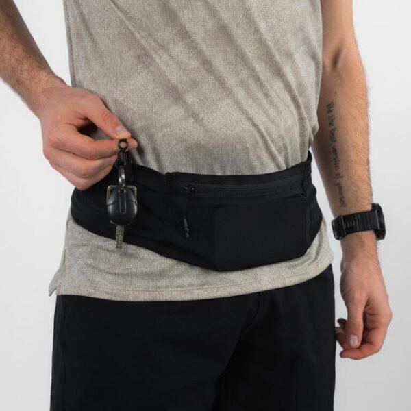kiprun-comfort-2-unisex-smartphone-running-waistband-black-5-pockets-kiprun-8759941-3.jpg KIPRUN Comfort 2 Unisex Smartphone Running Waistband Black 5 pockets